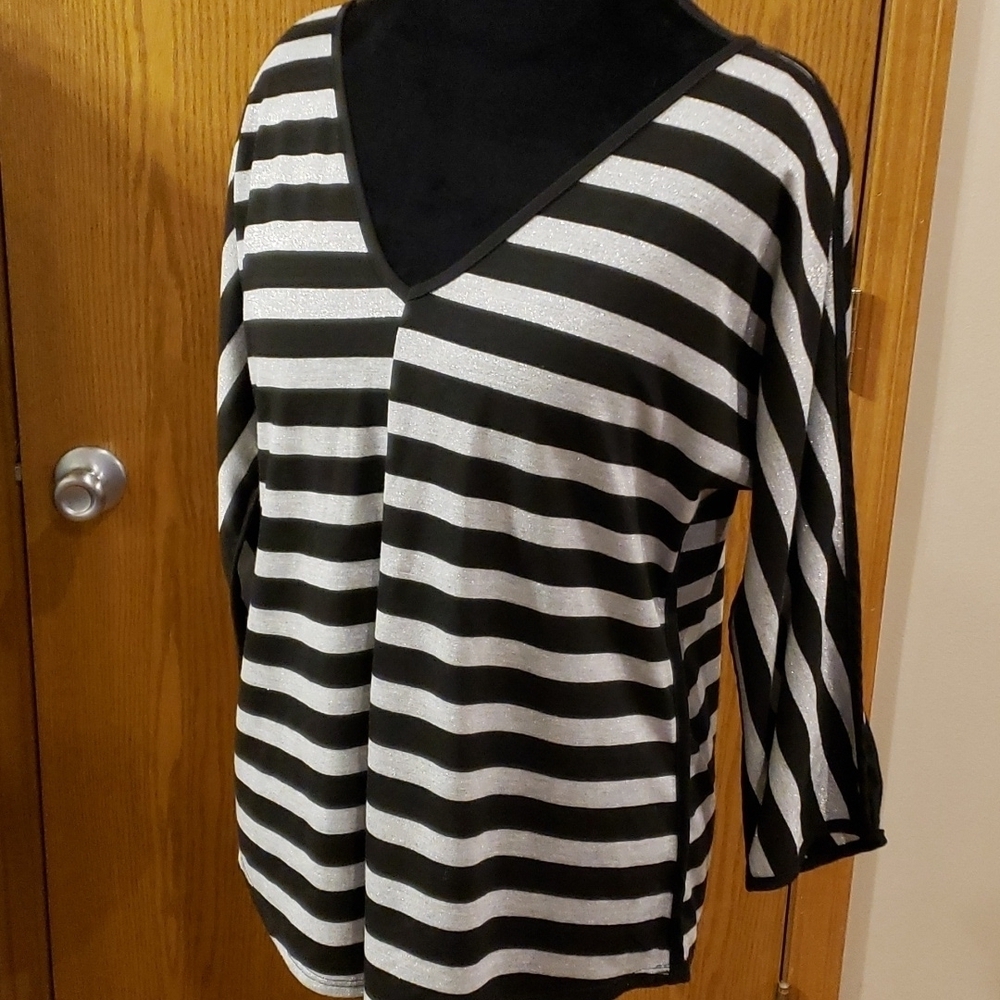 Gibson latimer silver black striped vneck blouse 3/4 sleeve